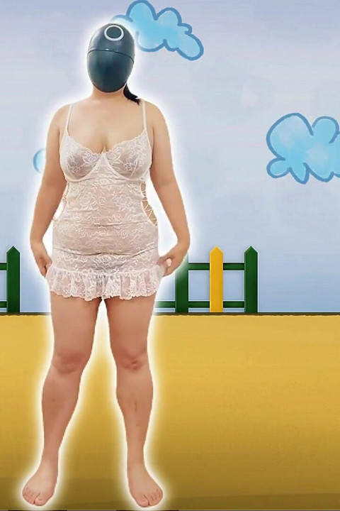 Miss spuitoefeningen in witte lingerie
