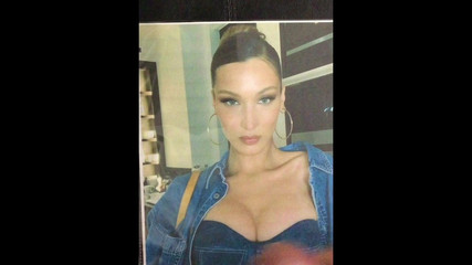 Bella Hadid pancut penghormatan