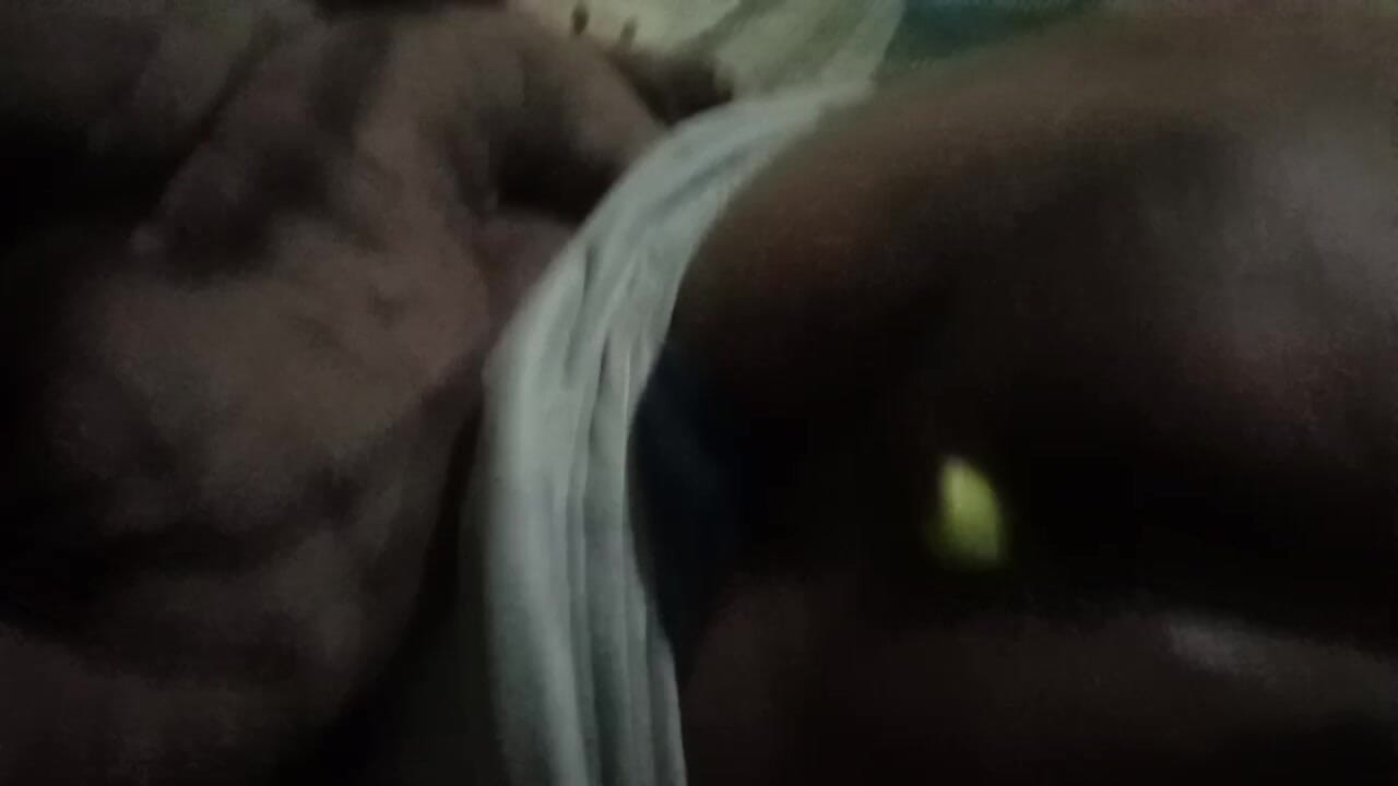 Baigan se gand ki chudai kar raha hu