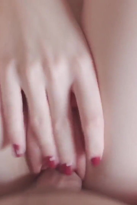 Ngentot memek pink sempurna