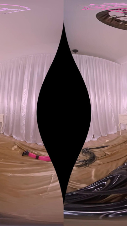 BDSM prskanje dilda s strap-on jebanjem