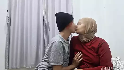 Minokiiko - tesettürlü kız kardeşim sikimi kaçırdı