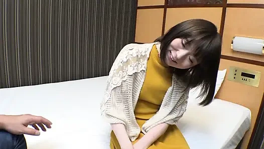 A069B08 istri nakal ini tiba-tiba datang ke kamar tertutup sama pria yang nggak sengaja dijemput...