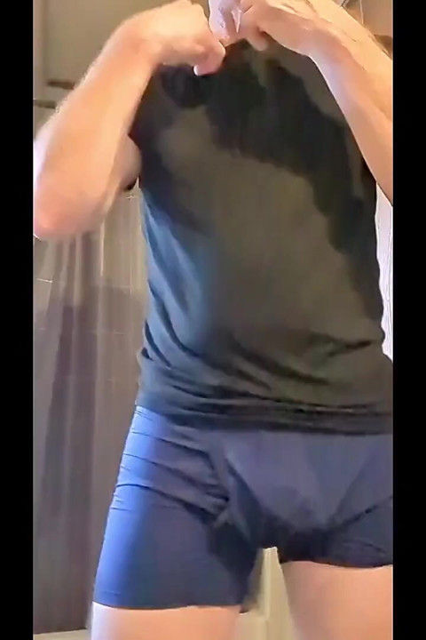 Daddy Senin için büyük dölleri okşuyor ve boşalıyor