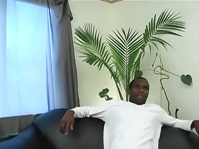 Big Buff Dude Gets Scammed