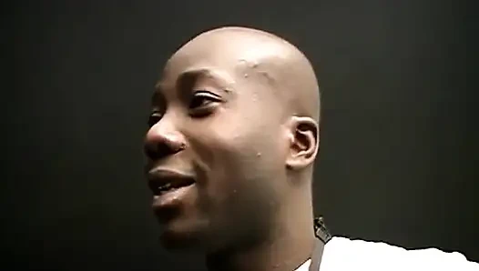 Büyük zenci yarağı tarafından sikilmeyi seven Fransız genç kız