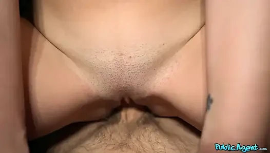 Public agent - ein sexy spanischer spermastar bella rico liebt große seltsame schwänze