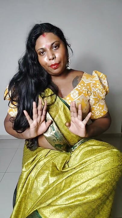Thevudiya Mamiyar Ilaria leert haar Marumagal hoe ze een echte slet moet zijn