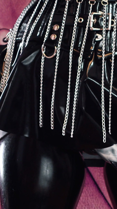Latex Strap-on Tease - Arya Grander - fetish MILF in shiny rubber with big dildo - pin up Mistress | Clip 1