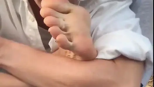 Пальцы ног, задница и сквирт: тройная угроза удовольствия