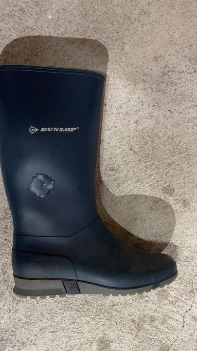 Cum on dunlop wellies