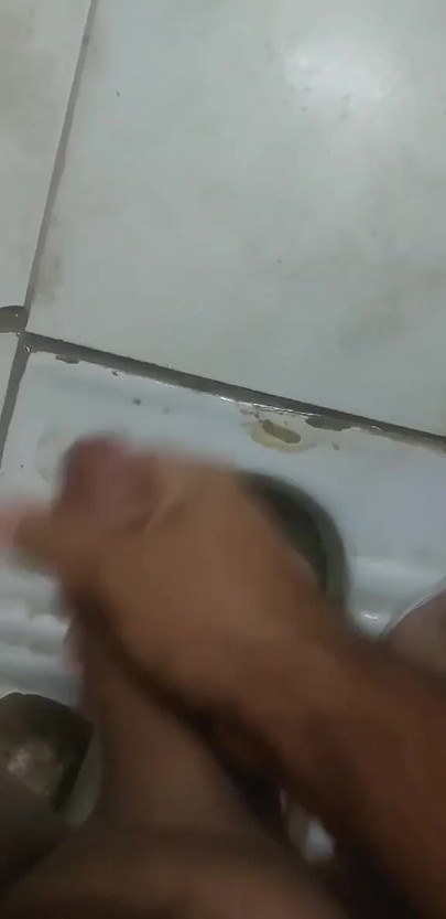 Playing and masage my cock in bathroom.  Pakistani boy cock.