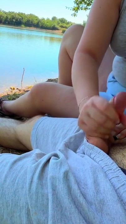 Risky HANDJOB SLUT BEACH: Dickflash for a Slutty little Bitch and She can't resist to make me CUM | Clip 3