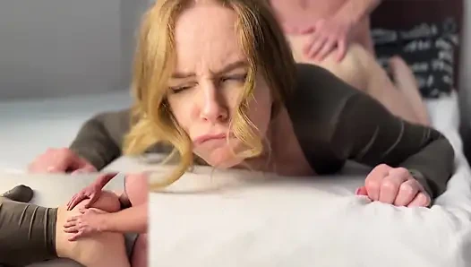 Lanet üvey kız kardeş yakın plan