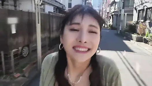 Housewife Who's Been Using Her Looks To Seduce