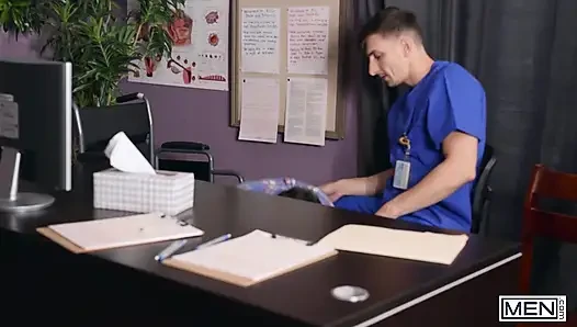 Erkekler - Kaleb Stryker hemşire Michael Jackman onu sert siktiğinde dizlerini tekrar test ediyor