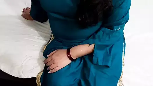 Stepsister changed clothes in front of stepbrother ( Hindi Audio)