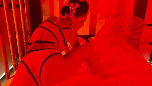 Geyşa Monika Fox sarkana ve fışkırtana kadar büyük oyuncaklarla kendini sikiyor