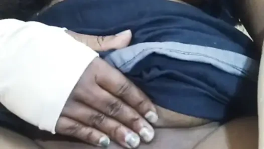 Tante India panggilan toket panas untuk menyetubuhiku