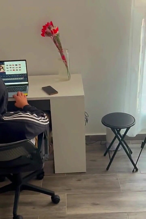 Göğüslü Üvey Kız Kardeşim Beni En Iyi Oral Seksle Şaşırttı