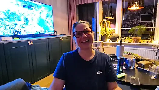 Ev görevlerini durdurmak ve onu arkadan sikmek zorunda kaldım