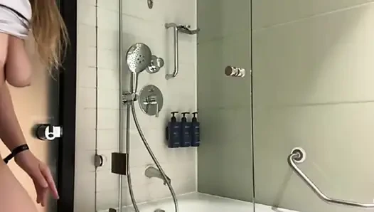 Hard fingering pussy in the bathroom hotel with jucielussie