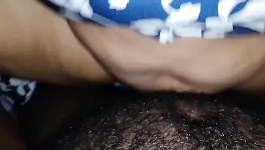 Sri Lankalı ıslak amcık tarafından gerçek ev yapımı sert sikiş