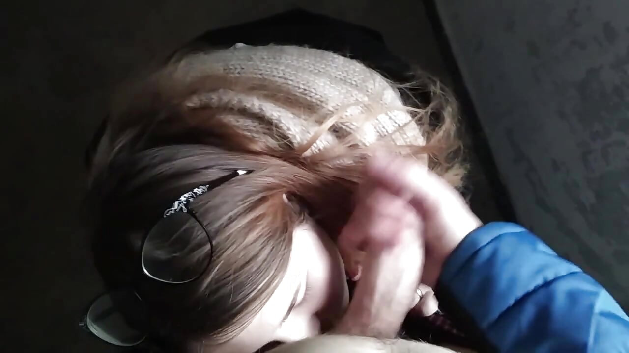 Ošukal studentku u vchodu