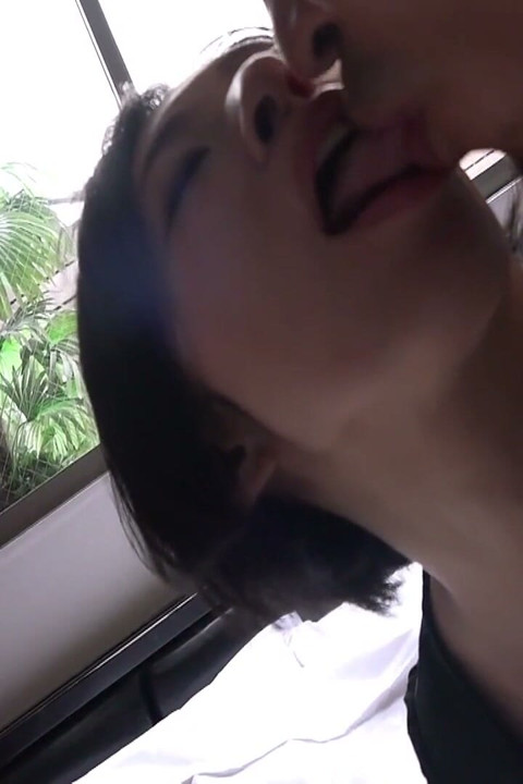 A Wife of Many Years of Marriage, Who Has Been on a Secret Meeting, Shows off Her Boundless Desire in Front of the Camera!