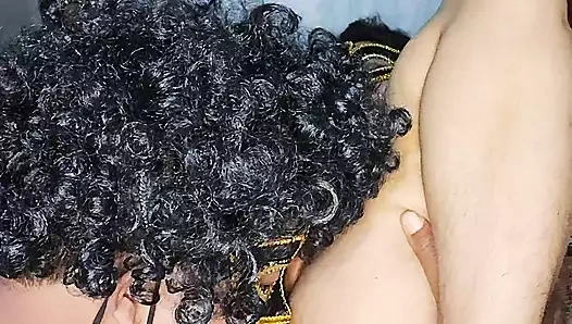 Очень горячая и симпатичная Alisha бхабхи лижет киску