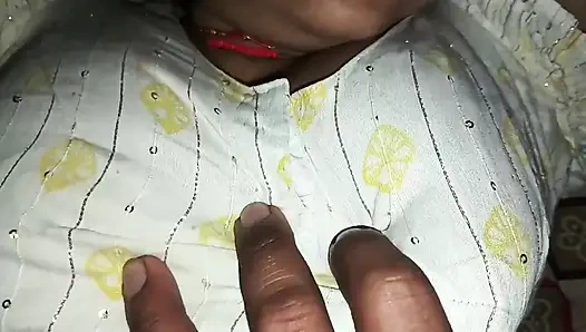 Ich fickte mit meinem schwager, nachts nahm ich das wasser aus meiner großen muschi, indem ich fickte