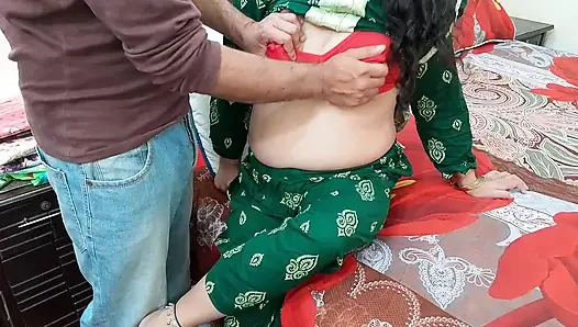 Desi Indian sister-in-law gets free clothes by showing off her sexy figure