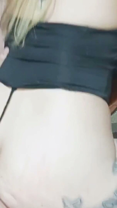 Impossible not to cum with the best sittings of this hot blonde shaking her big ass | Clip 1