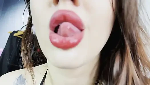 The Giantess memakanmu