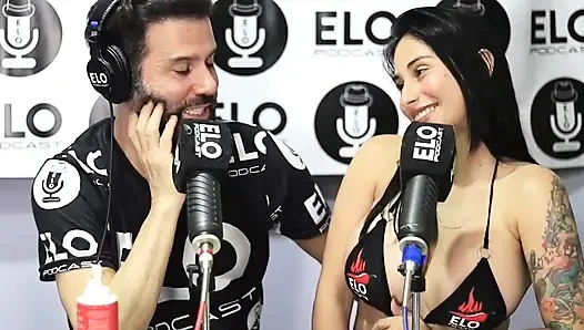 Interview mit Elo Podcast endet mit vielen würzigen Fragen, die mich erregt, jenifer spielen