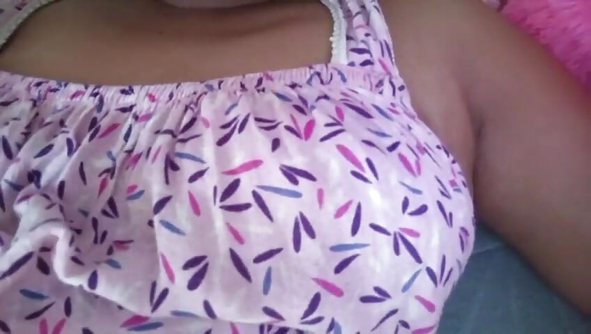 Sri Lankan Famous Actress Anne in Bed Time Thuch Her Big Boobs and Musterbation in Night