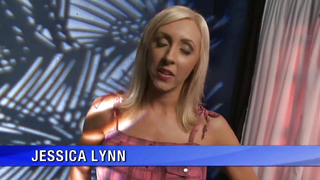 Outstanding babe Jessica Lynn got her juicy cunt slammed super hard