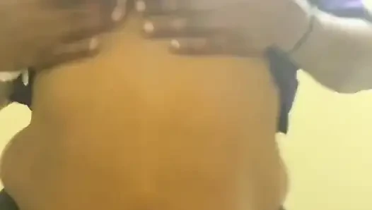 Memekku digosok memekku sampai becek banget!