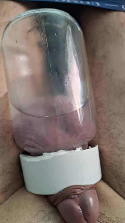 Pompa 30 menit di botol. tumbuh dan berkembang