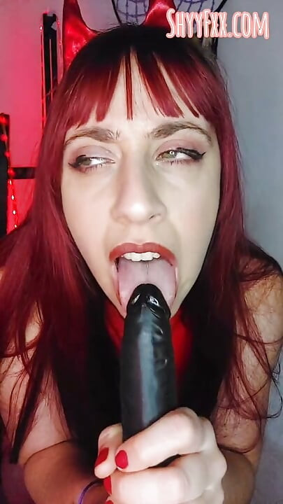 Shyyfxx Dan Gusana Femdom JOI Deo 2