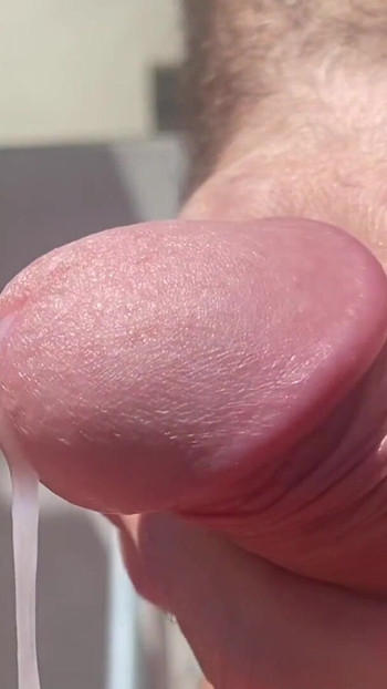 White pleasure under the bright sun. | Clip 1