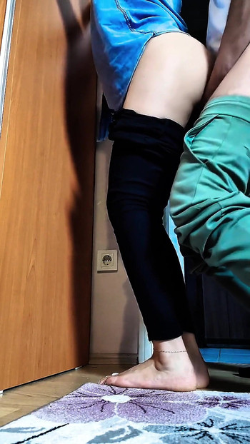 مدير ينيك مساعدته المحجبة في العمل | مقطع 1