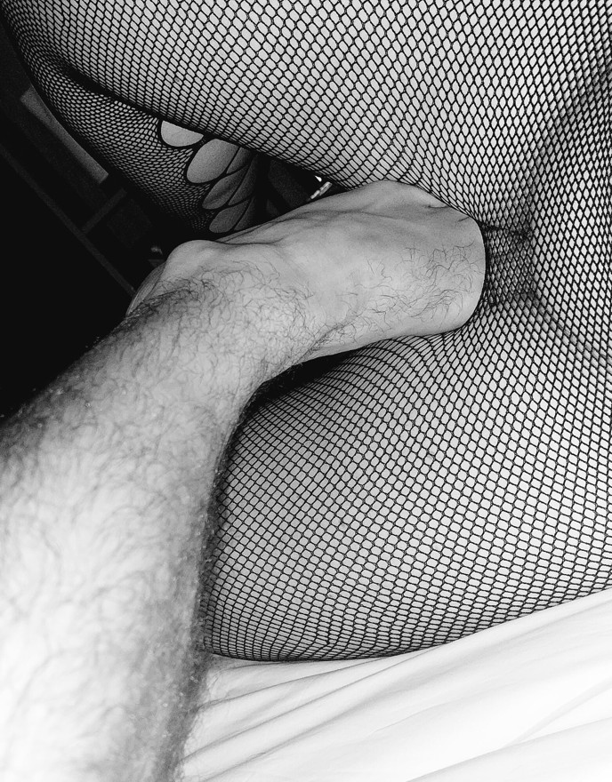 Edible_Kink - Fishnet feet wank
