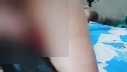 Быстро занявшись сексом с женой соседа из соседской комнаты, он переехал в его комнату