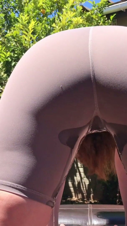 Pissing in my yoga outfit bought by a fan! | Clip 1