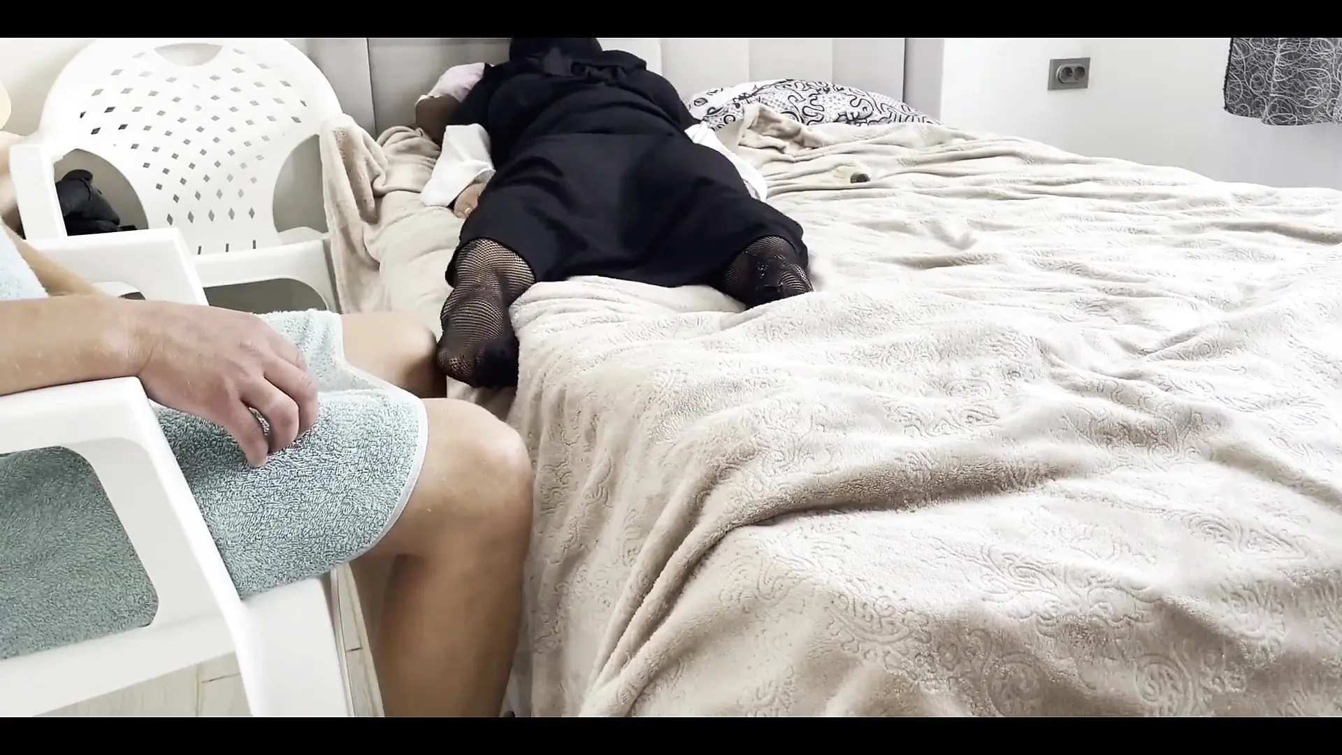 Sexy Stepmom Called Her Stepson to Her Place After a Shower and Let Him Fuck Her in the Pussy