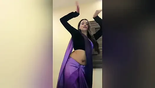 Kakak tiri bhabhi India dan saudara tiri ngentot gaya doggy habis-habisan