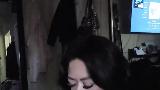 Komşu emiyor ve sikişiyor