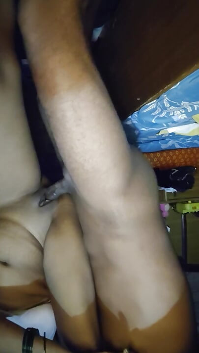 Bhabhi ki romantic chudai chunt se pani nikal gya