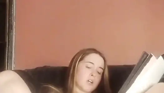 Vibratörümü kullanırken okumaya çalışıyorum